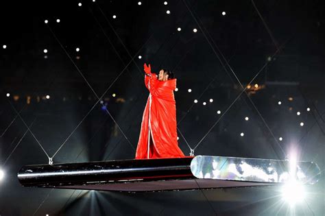 Rihanna unveils pregnancy during hit Super Bowl halftime performance ...