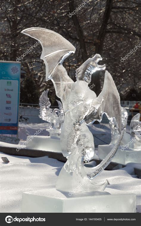 Dragon ice carving | Dragon Ice Sculpture Carving at Winterlude, Ottawa ...