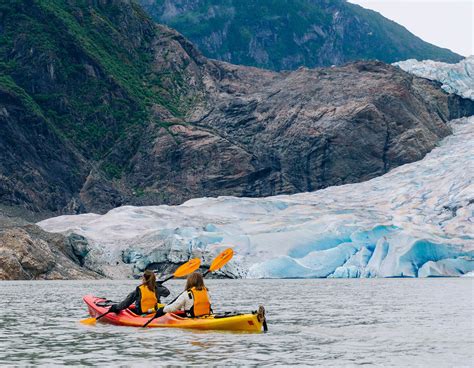 kayak-to-mendenhall-glacier - Above & Beyond Alaska