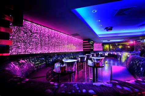 Pin by Auburn Howard on Party at Night | Nightclub design, Bar design ...