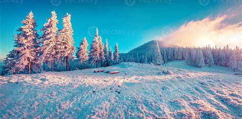 Beautiful winter sunrise in the mountains. 1423660 Stock Photo at Vecteezy