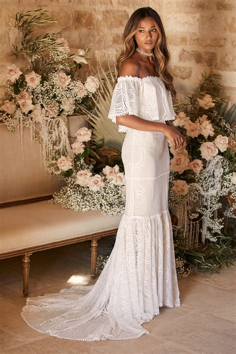 13 Stunning Affordable Wedding Dresses For Every 2023 Bride - Lulus.com ...