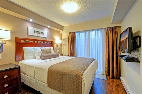 Red Lion Inn and Suites Victoria, British Columbia, CA - Reservations.com