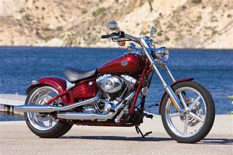 Harley Davidson Bikes: 2011 Harley Davidson FXCWC Rocker C