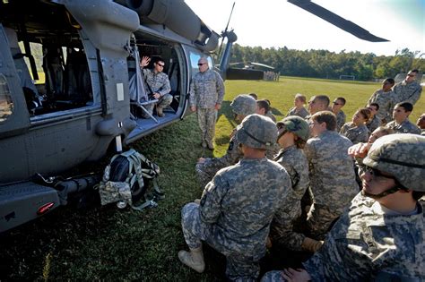 UWF named 'Military-Friendly School' by G.I. Jobs Magazine for sixth ...