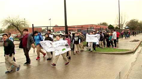 '100 Boy March Against Violence' at Bonner Elementary | FOX 26 Houston