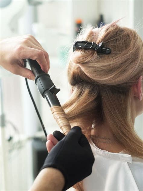 Perfect How To Use Curling Iron Short Hair For New Style - Best Wedding ...