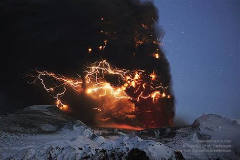 vdnamap: national geographic iceland volcano lightning