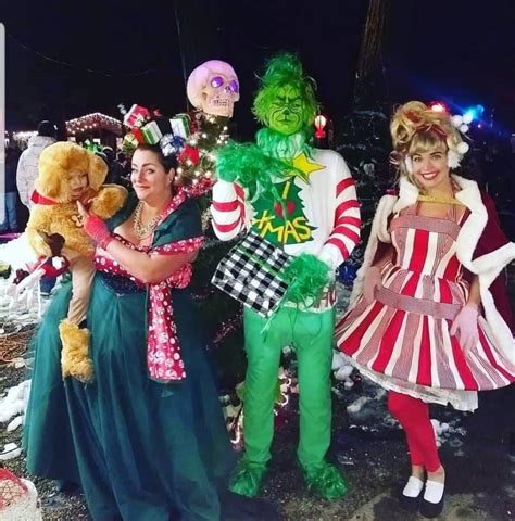 Grinch family and friends costume Christmas parade ideas | Friend ...