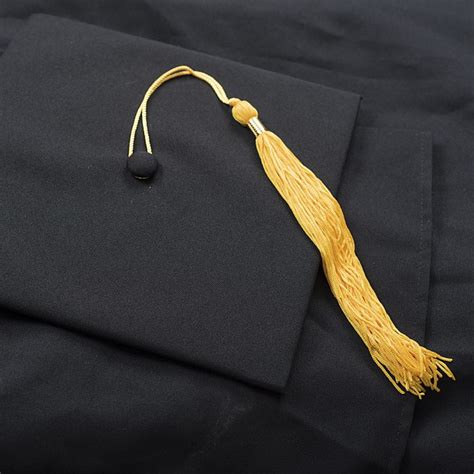 Graduation Cap + Tassel – Grads Market