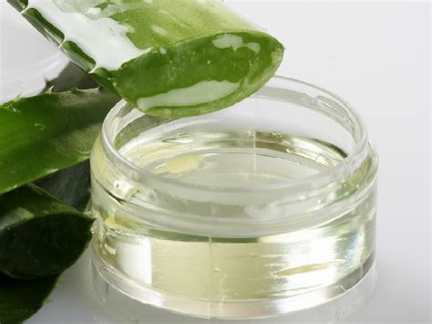 How To Use And Benefits Of Aloe Vera Gel For Your Face