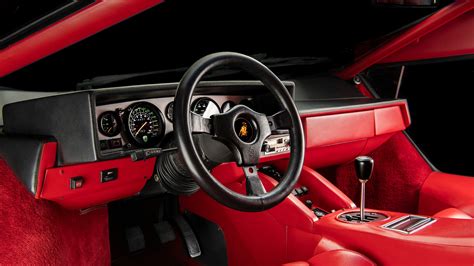 Descubrir 119+ imagen interior lamborghini countach - Abzlocal.mx