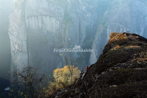 Wuyi Mountains in Mist - Wuyi Mountains Photos, Fujian