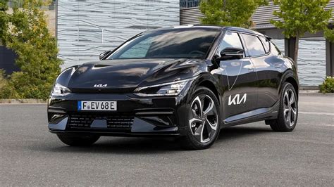 2022 Kia EV6 GT-Line Prototype: International first drive - Drive