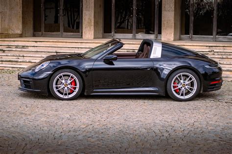 TEST DRIVE: 2021 Porsche 911 Targa 4S – Tradition matters