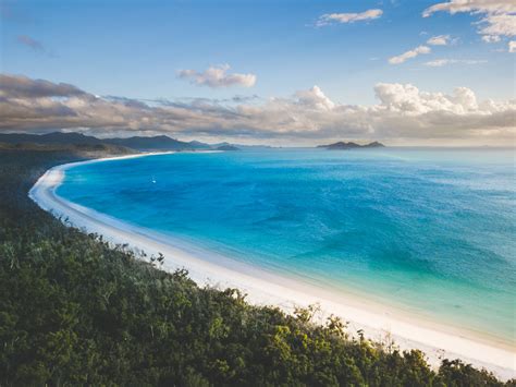 CAMPING AT WHITEHAVEN BEACH IN THE WHITSUNDAYS - Journey Era