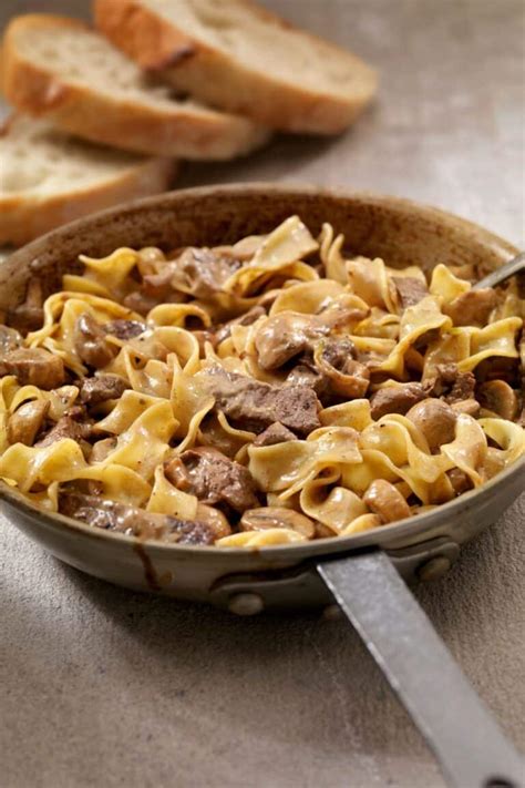 Pioneer Woman Slow Cooker Beef Stroganoff - Delish Sides