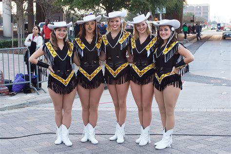 majorette uniform Majorette Uniforms, Team Cheer, Color Guard, Apache ...