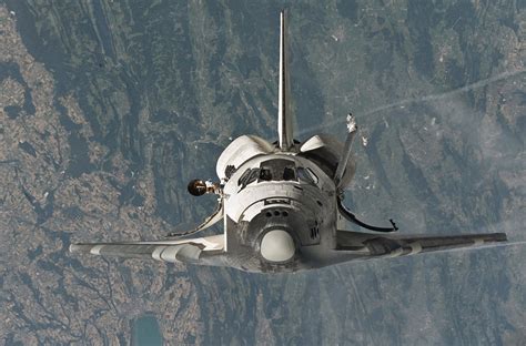 Space Shuttle Discovery Free Stock Photo - Public Domain Pictures