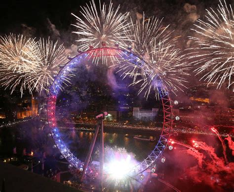 Fireworks explode around the London Eye | New Years Eve Fireworks LIVE ...