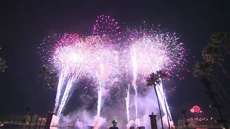 Disney New Year's Eve Fireworks - YouTube