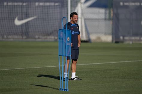 Barcelona football coach denied entry to US due to Iran visits – Middle ...