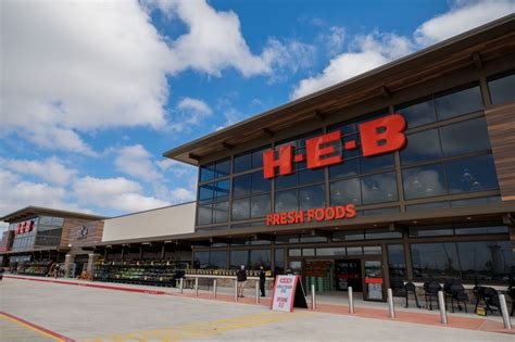 H-E-B's domination of Texas scares off competing grocery chain