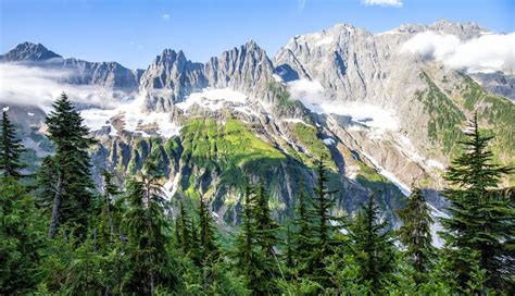 12 Great Hikes in North Cascades National Park – Earth Trekkers