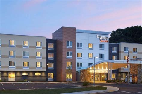 Fairfield Inn & Suites Springfield Northampton/Amherst Hotel ...