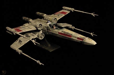 STAR WARS X WING LUKE SKYWALKER RED 5 model prop Studio scale built and ...