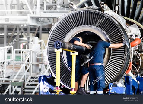 Jet Engine Remove Aircraft Airplane Maintenance Stock Photo 1299594397 ...