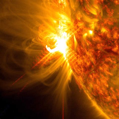 Powerful X-Class Solar Flare Erupts From Sun – Captured by NASA’s Solar ...