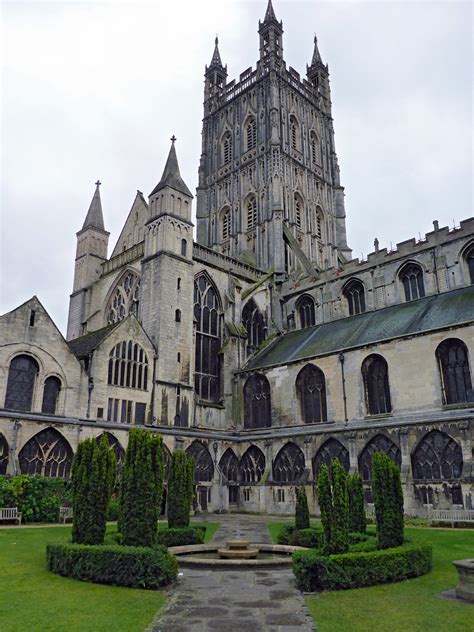 Photographs of Gloucester Cathedral, Gloucestershire, England: Cloister ...