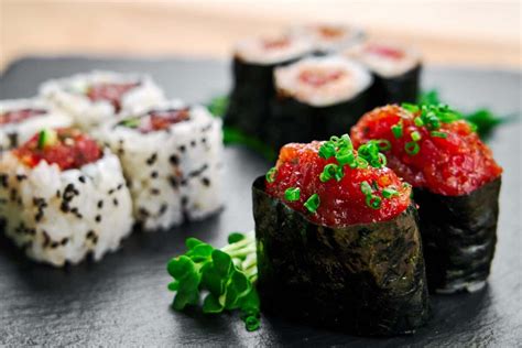 BEST Spicy Tuna Roll - 3 Ways: Uramaki, Hosomaki, Gunkan