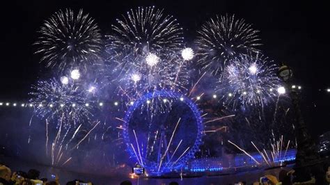 London Fireworks - YouTube