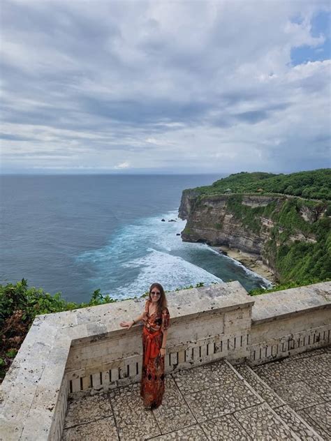 A Guide to Visiting Uluwatu Temple in Bali