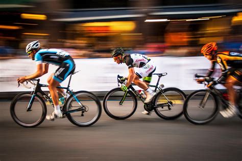 Sprint Cycling Picture | Cycling race, Cycling pictures, Competitive ...