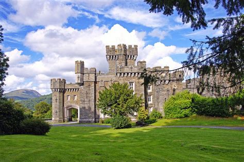 Wray Castle grounds | da Andrey Sulitskiy Castles In Ireland, Scotland ...