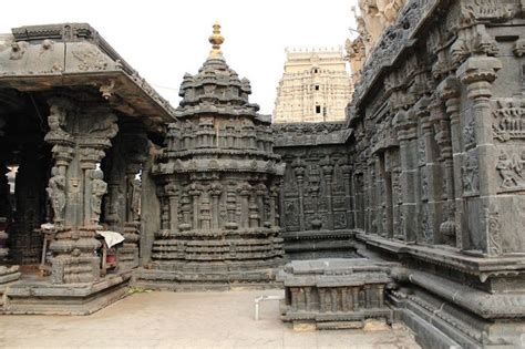 Road trip to Rayalaseema - IV - Tadipatri temples - The twin marvels ...