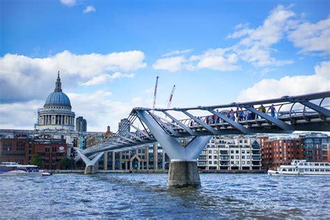 Famous bridges across the River Thames - no6-london.com