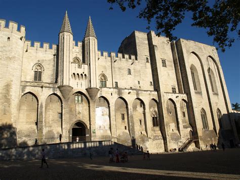 Avignon, France Languedoc Roussillon, Avignon, Places To Travel, Places ...