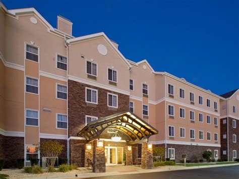 Pet-Friendly Hotel in Rockford, IL | Staybridge Suites Rockford