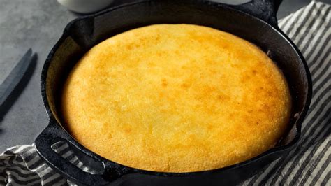 Cracker Barrel Cornbread Recipe: Bring Southern Comfort to Your Table ...