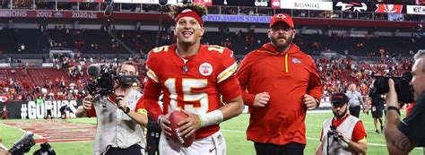 Chiefs vs. Raiders Betting Odds, Free Picks, and Predictions - 4:30 PM ...