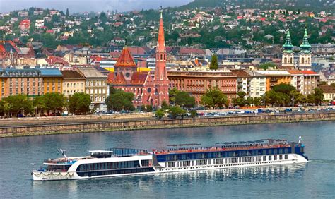 2020 Danube River Bridge Cruise - Go Away Travel