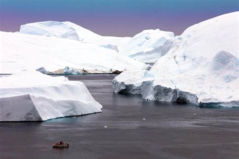 How to Visit Ilulissat Icefjord: Best Hikes, Tours & Tips