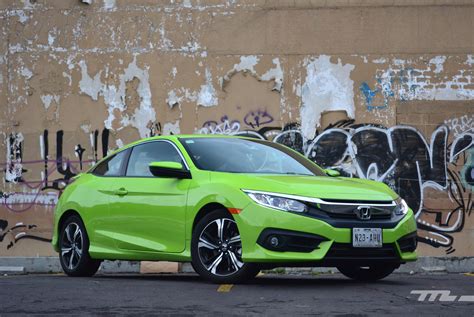 Honda Civic Coupé, a prueba: tan brillante que te quema las retinas