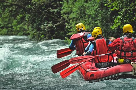 7 of The Most Legendary Rivers For White Water Rafting in Oregon