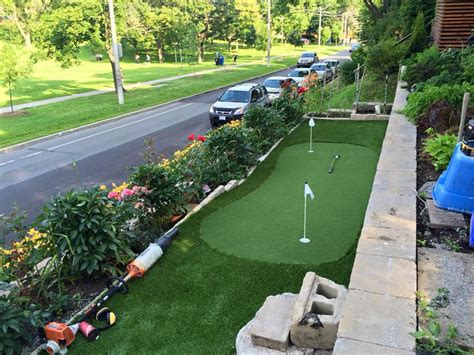 2 Hole Artificial Golf Green Front Yard Downtown | Artificial Grass ...