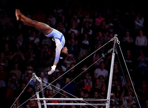 Simone Biles stuns fans and crushes 2 more records at the world ...